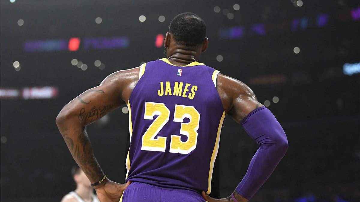Why Does LeBron James Wear #23 on His Lakers Jersey ...