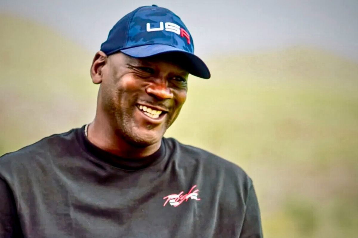 September 27, 2021 &#8211; Kohler, Wisconsin, USA. &#8211; Basketball greats MICHAEL JORDAN and Steph Curry sit down at Whistling S