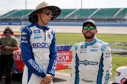 AUTO: JUN 18 NASCAR Camping World Truck Series &#8211; Rackley Roofing 200