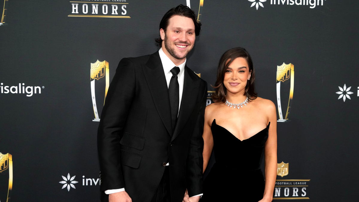 Josh-Allen-hailee-steinfeld