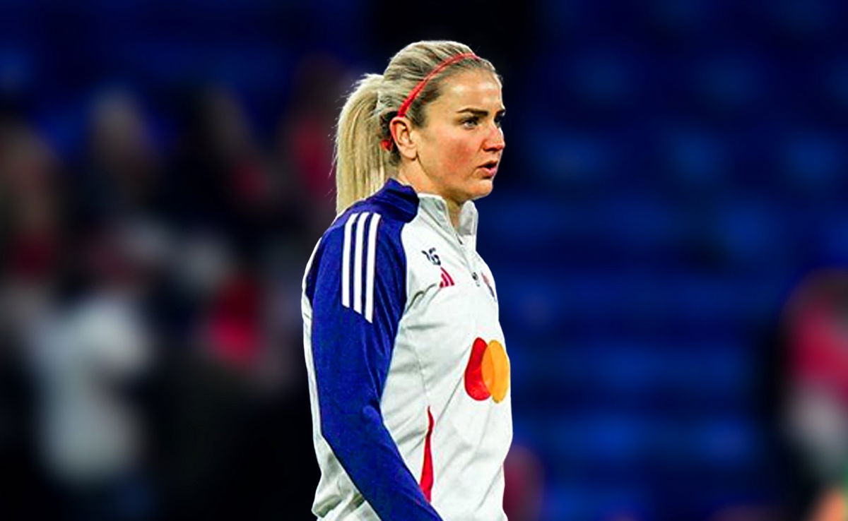 Lindsey Horan Heaps