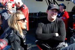LAS VEGAS, NV &#8211; OCTOBER 28: Tony Stewart (314 TA) Mobil 1 McPhillips Racing Top Alcohol Dragster talks with fans and his