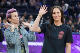 NBA, Basketball Herren, USA Phoenix Suns at Golden State Warriors, October 30, 2019; San Francisco, CA, USA; Sue Bird (r