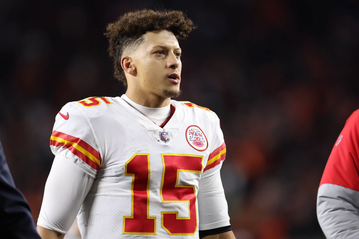 CINCINNATI, OH &#8211; DECEMBER 04: Kansas City Chiefs quarterback Patrick Mahomes (15) walks off the field after the game aga