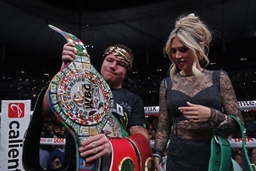 RECORD DATE NOT STATED Saul -Canelo- Alvarez (MEX) Winner, Fernanda Gomez Wife during the fight The King Coming Home for