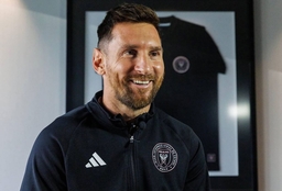August 17, 2023: Inter Miami forward Lionel Messi speaks with Miami Herald reporter Michelle Kaufman at DRV PNK Stadium