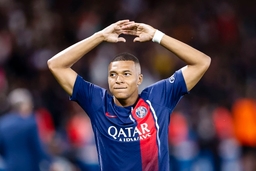 Paris, France &#8211; August 26: Kylian Mbappe of Paris Saint Germain celebrates his goal during the Ligue 1 Uber Eats match b