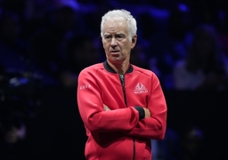 Sport Bilder des Tages September 22, 2023, VANCOUVER, BC, CANADA: Team World captain John McEnroe watches Team World s B