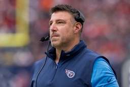 NFL, American Football Herren, USA 2023: Titans vs Texans DEC 31 December 31, 2023: Tennessee Titans head coach Mike Vra