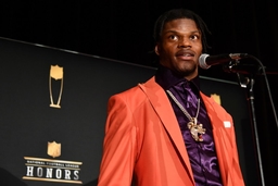 NFL, American Football Herren, USA Super Bowl LIV-NFL Honors Feb 1, 2020; Miami, Florida, USA; Baltimore Ravens Lamar Ja