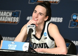 IOWA CITY, IA &#8211; MARCH 25: Iowa guard Caitlin Clark (22) as seen at a post game press conference, PK, Pressekonferenz aft