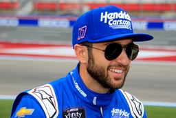 CHARLOTTE, NC &#8211; MAY 25: Chase Elliott ( 17 Hendrick Motorsports HendrickCars.com Chevrolet) talks with members of his cr