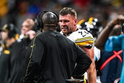 ATLANTA, GA Ð SEPTEMBER 08: Pittsburgh linebacker T.J. Watt (90) talks with head coach Mike Tomlin during the NFL, Ameri