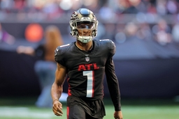 ATLANTA, GA &#8211; OCTOBER 20: Atlanta Falcons wide receiver Darnell Mooney 1 before the Sunday afternoon NFL, American Footb
