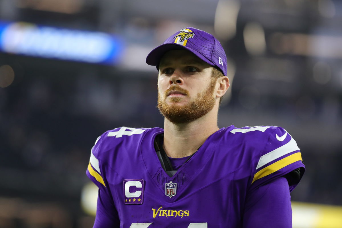 INGLEWOOD, CA &#8211; OCTOBER 24: Minnesota Vikings quarterback Sam Darnold (14) during the NFL, American Football Herren, USA