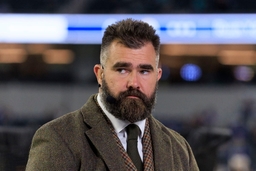 November 11, 2024, Inglewood, California, USA: Jason Kelce does commentary at the regular NFL, American Football Herren,