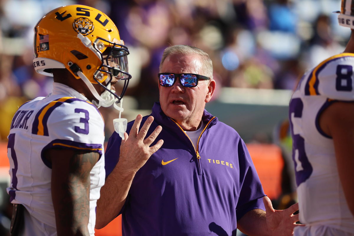 NCAA, College League, USA Football: Louisiana State at Florida Nov 16, 2024; Gainesville, Florida, USA;LSU Tigers head c