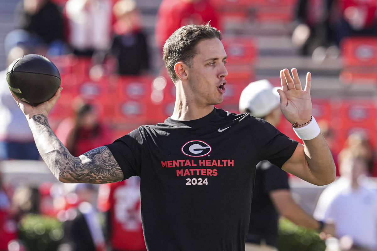 NCAA, College League, USA Football: Massachusetts at Georgia Nov 23, 2024; Athens, Georgia, USA; Georgia Bulldogs quarte