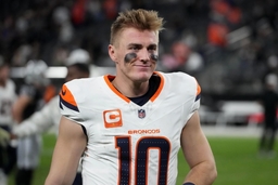 NFL, American Football Herren, USA Denver Broncos at Las Vegas Raiders Nov 24, 2024; Paradise, Nevada, USA; Denver Bronc