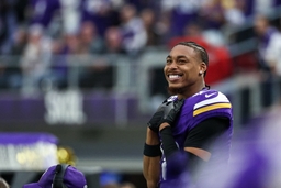NFL: Atlanta Falcons at Minnesota Vikings