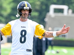 Pittsburgh Steelers Aaron Rodgers Works Out at Steelers Mini Camp in Pittsburgh