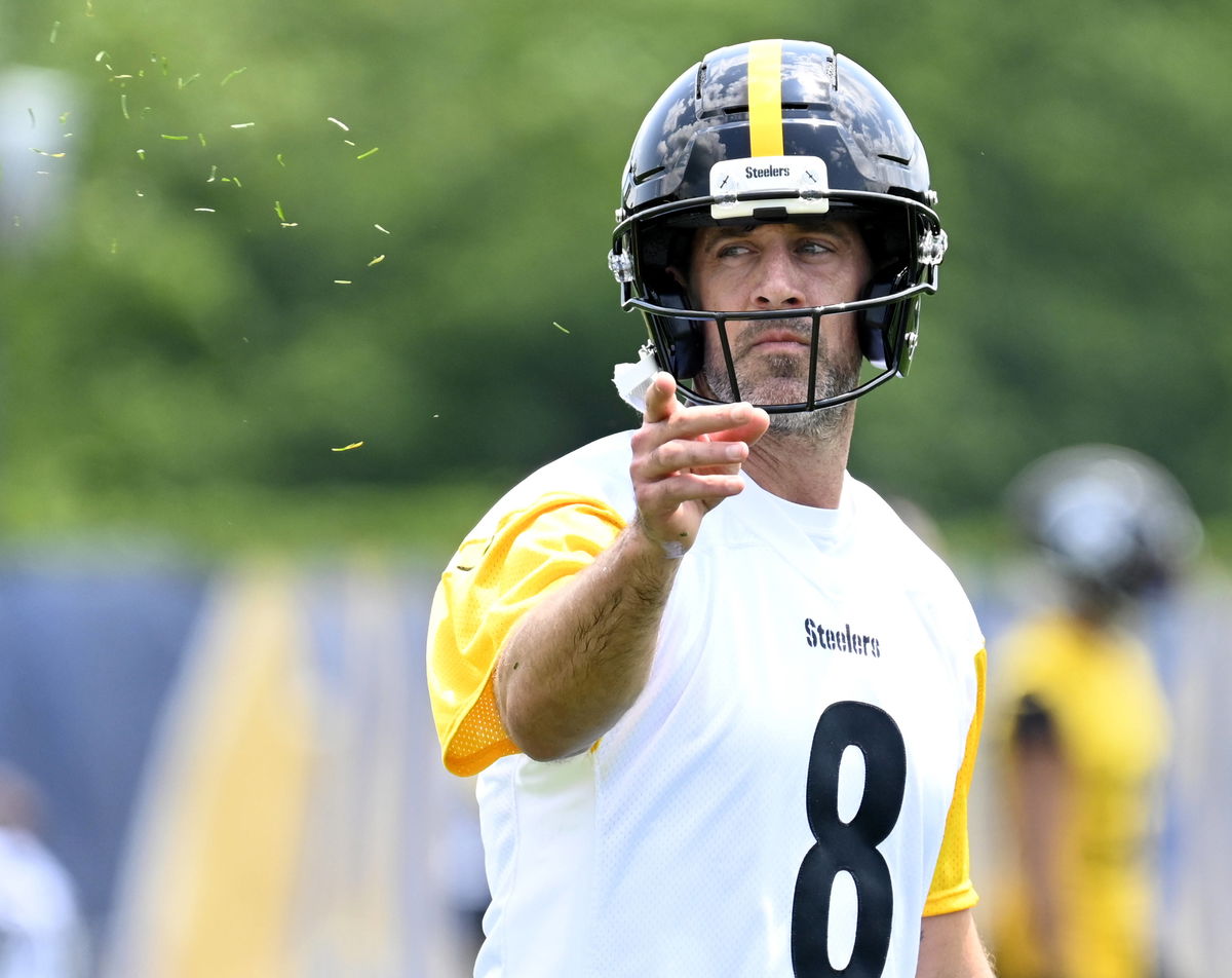Pittsburgh Steelers Aaron Rodgers Works Out at Steelers Mini Camp in Pittsburgh