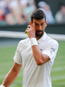 Alexandre Müller v Novak Djokovic