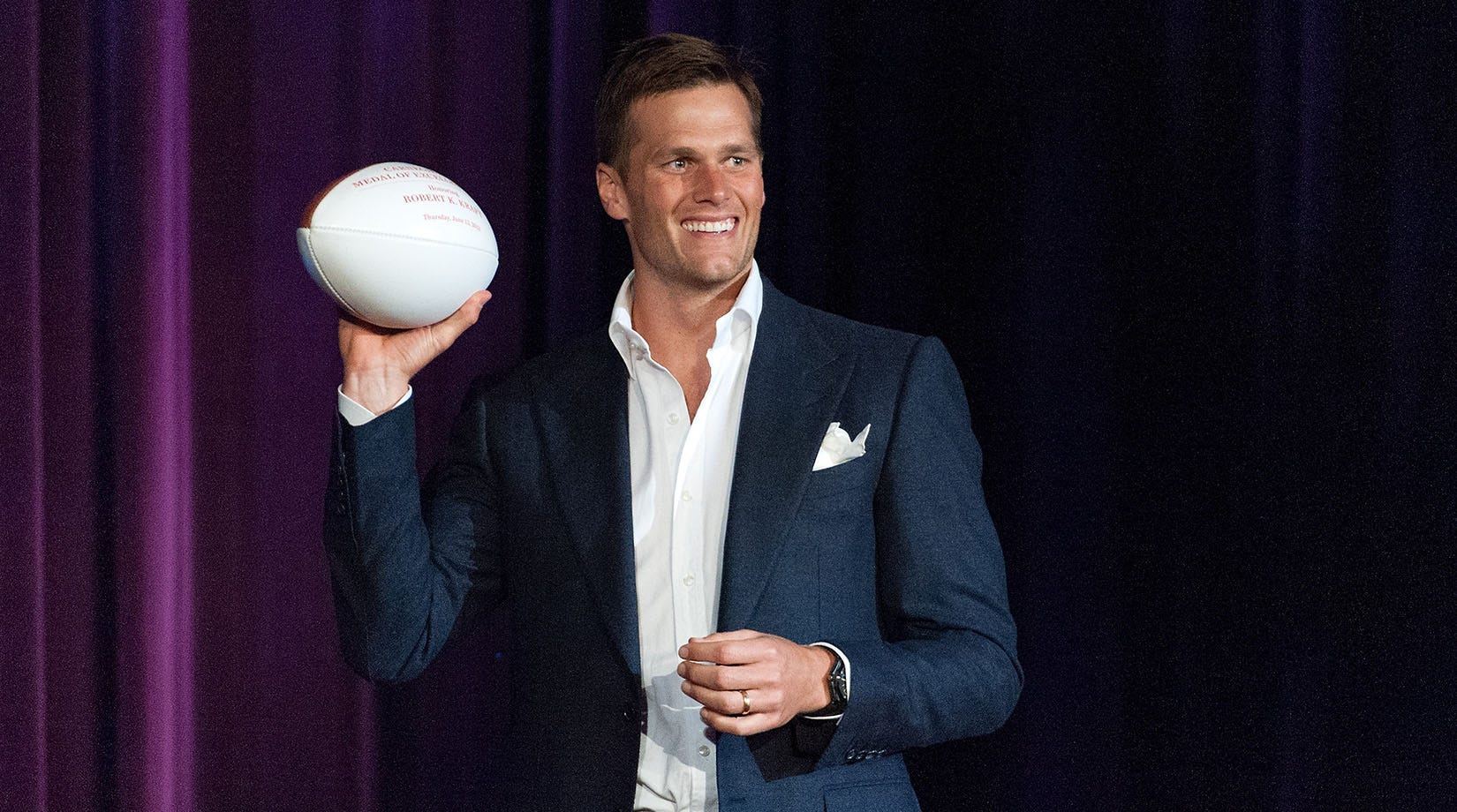 56-Year-Old NFL Legend Reveals Why Tom Brady Could Make a Stunning Comeback  With Raiders in 2023