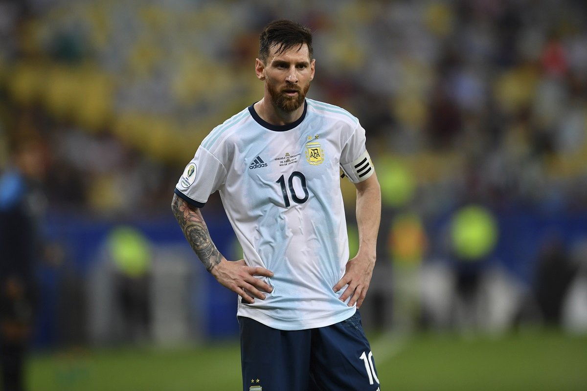 messi with argentina jersey