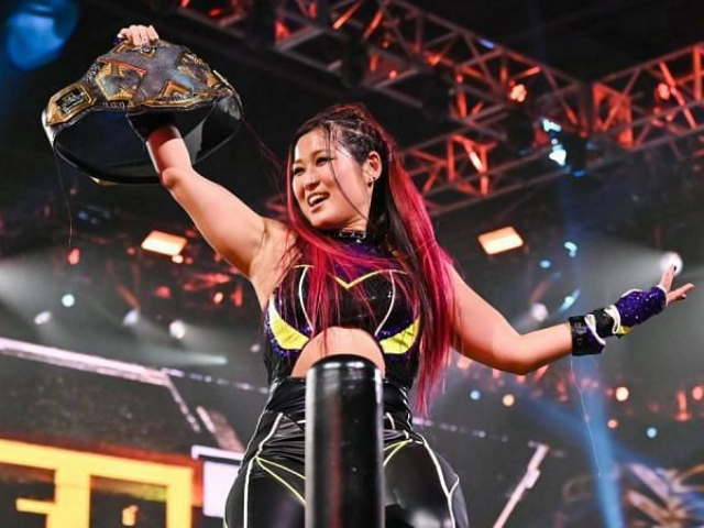 Video: WWE NXT (12/2): Xia Li And Boa Pay For Falling 